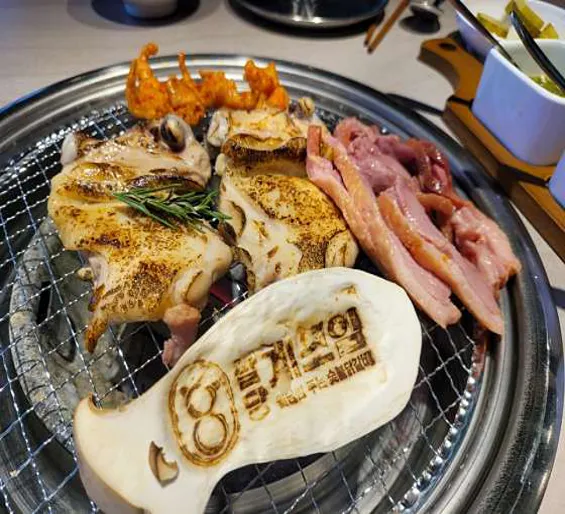계모임 숯불닭갈비 초계국수