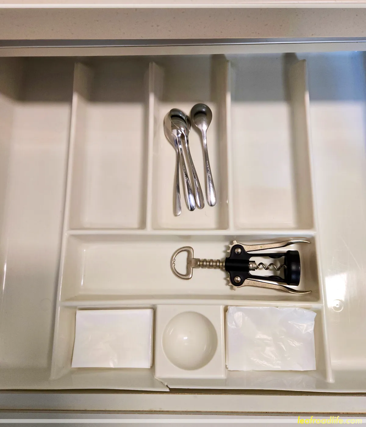 제주-휘닉스-아일랜드-A동-로얄-온돌방-티스푼