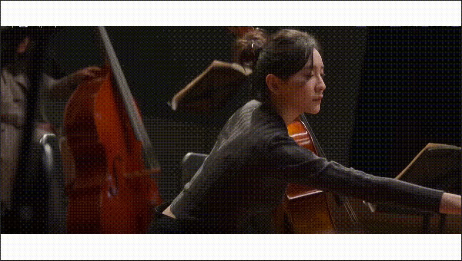 히든페이스-박지현-악기연주이미지