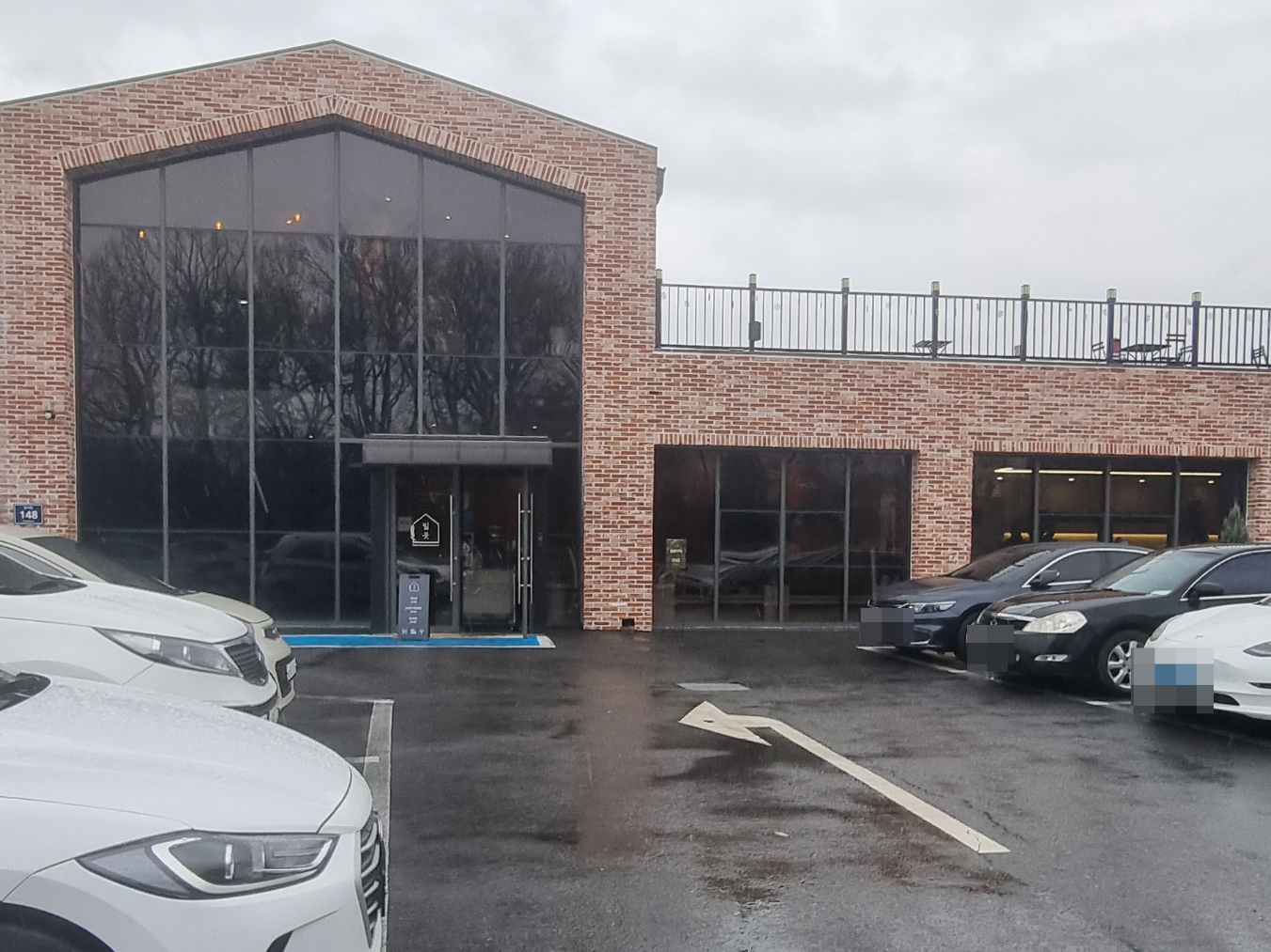 사골 육수 진한 칼국수 맛집 <밀곳>