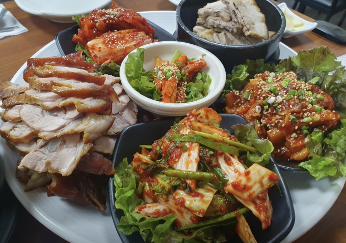 흥부왕족발보쌈