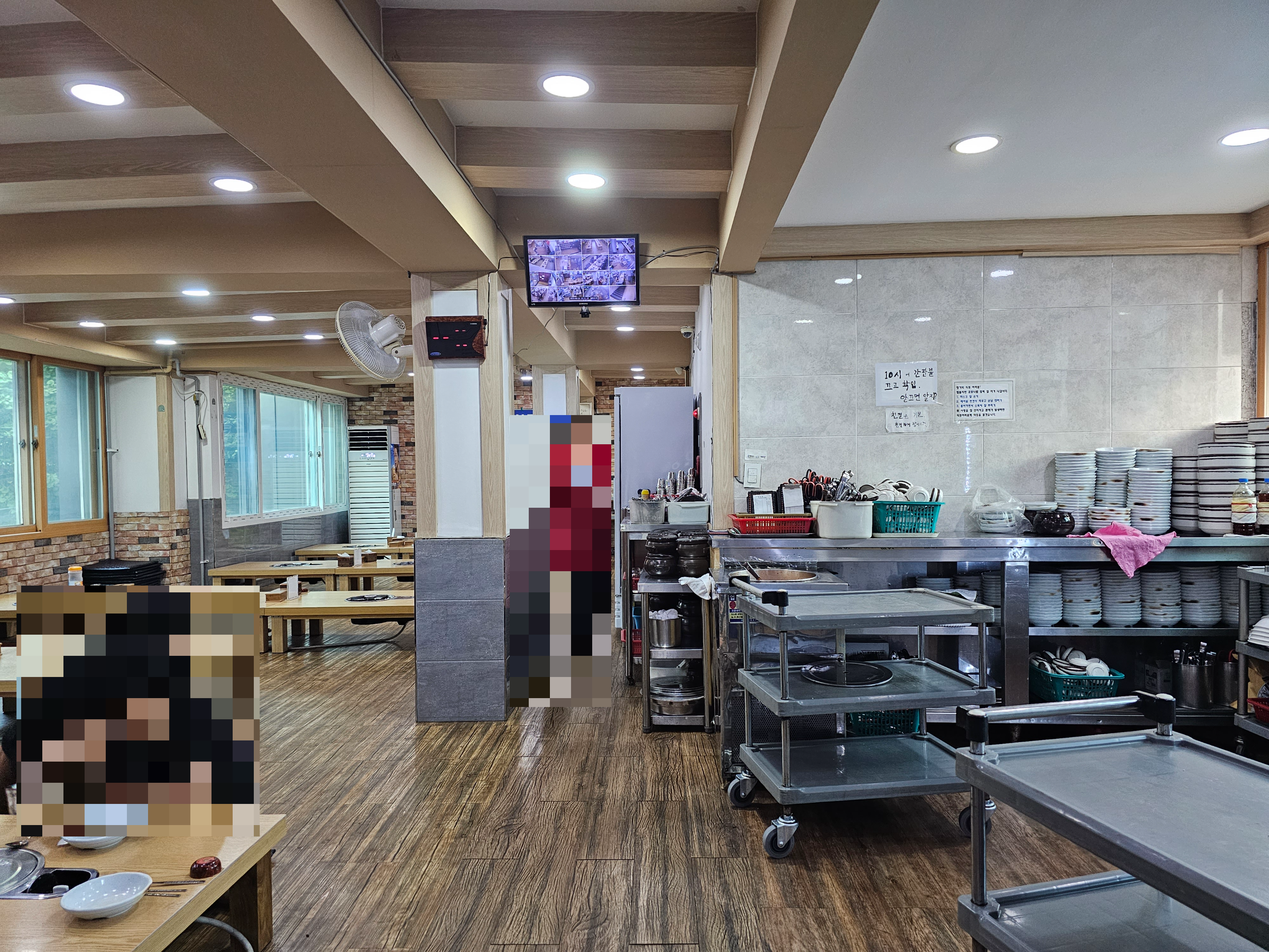 경기도_부천시_원미동_청기와뼈다귀해장국_실내1