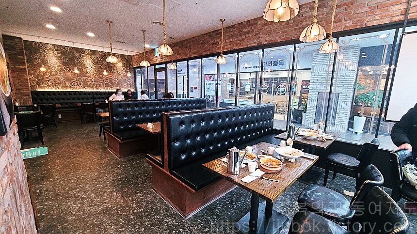 델리커리-부천점-내부-인테리어-2