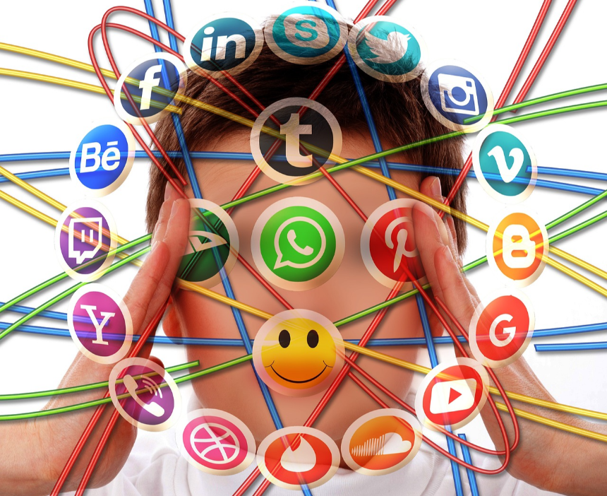 상대방과 대화를 하면서 SNS를 하는 건 멀티태스킹이 아니다.