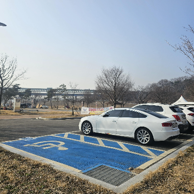 목계솔밭_캠핑장_주차장