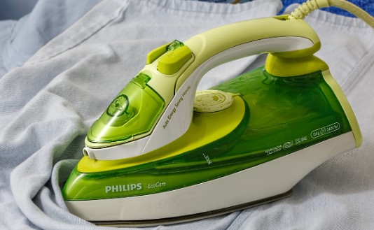 다림질을 해준다.