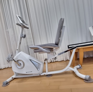 이고진-실내자전거-옆모습
