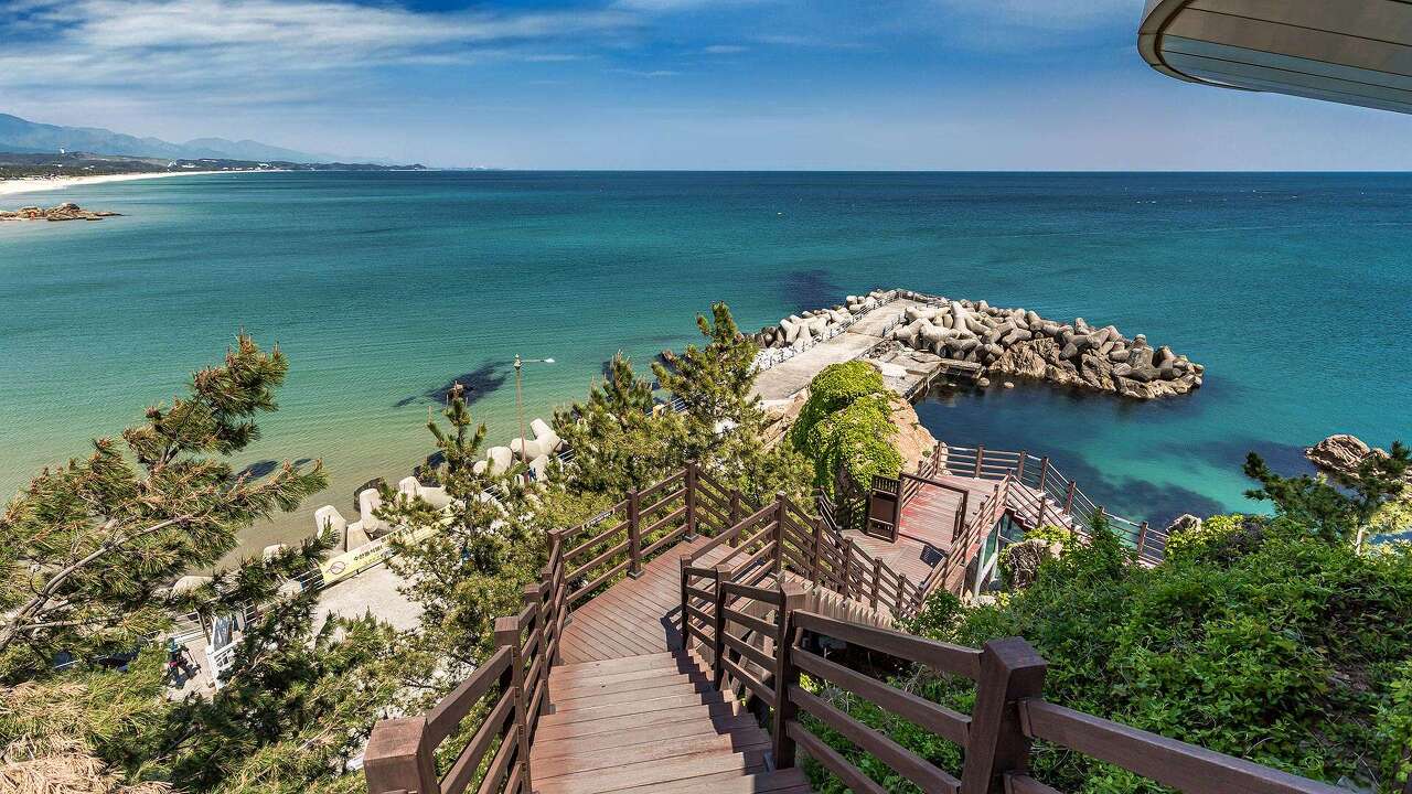 하조대 에메랄드빛 바다