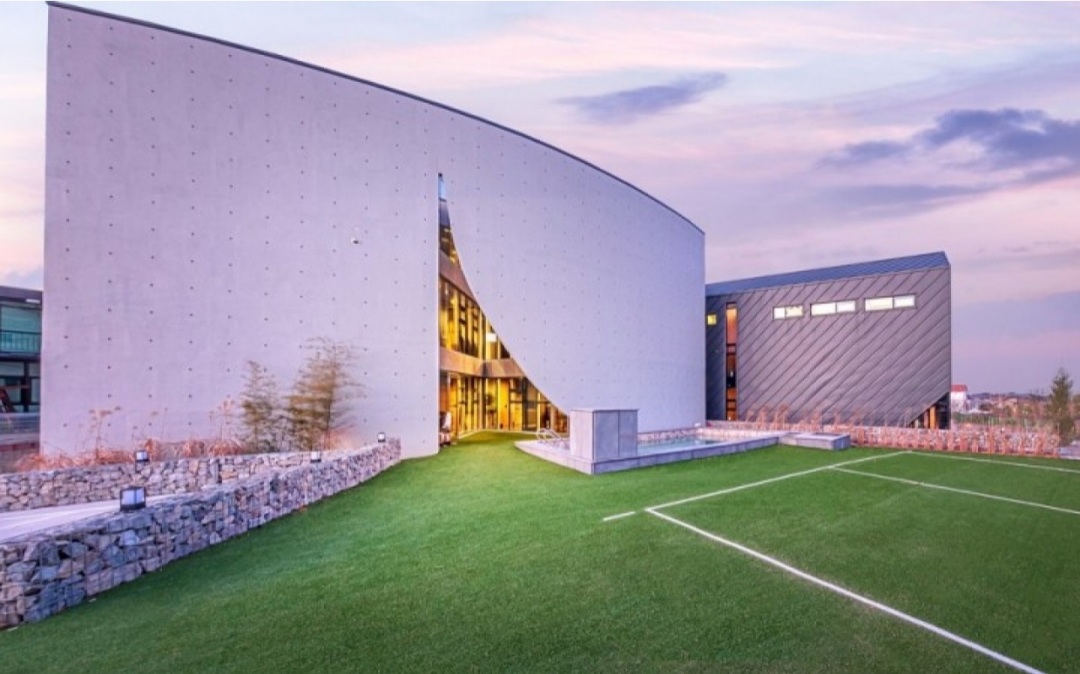 하이클래스 갤러리아A 외관