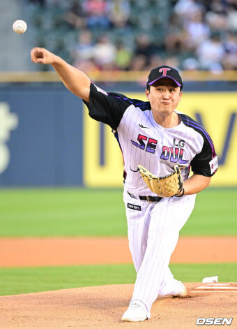 최원태-선수-사진입니다.