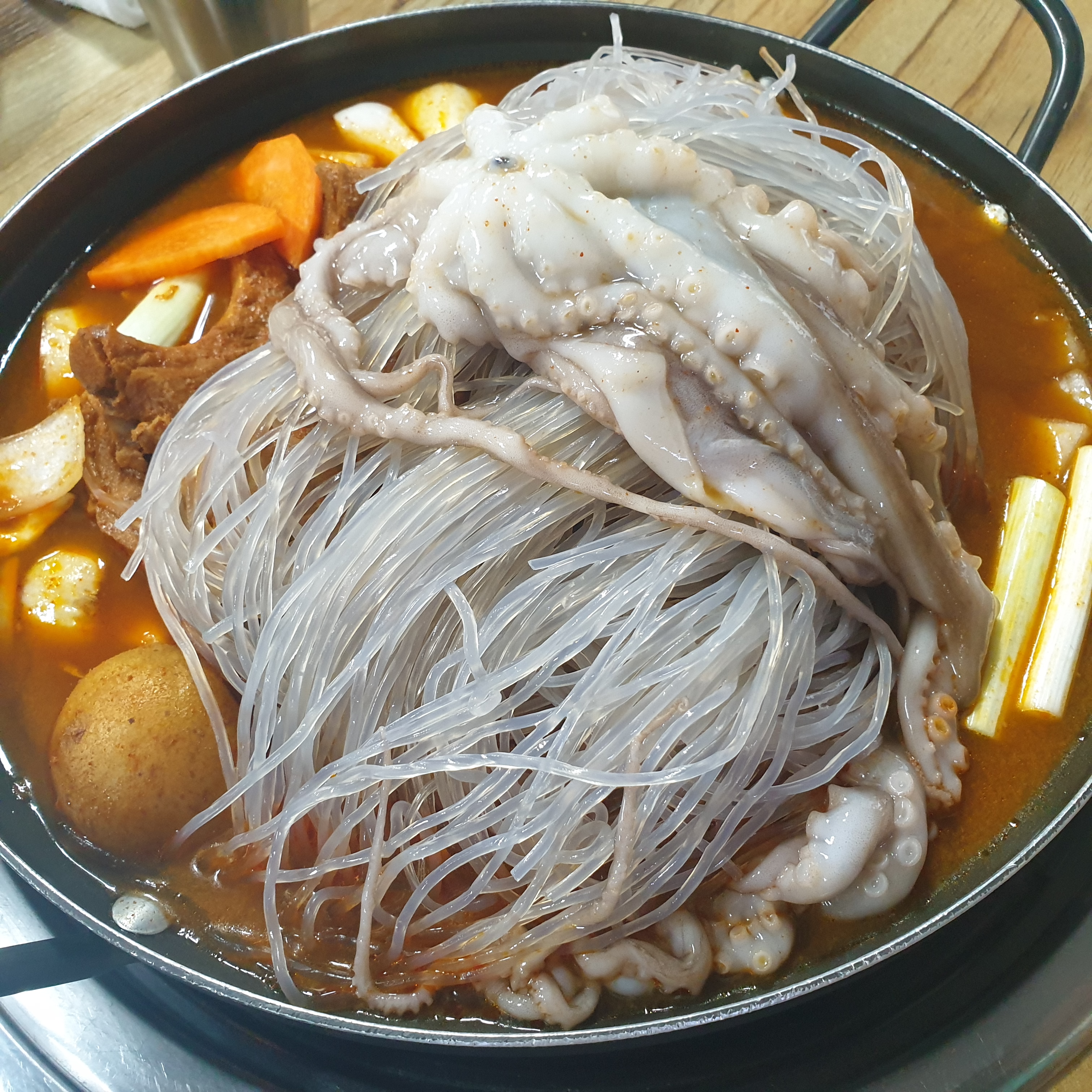 조선별관 매운갈비찜 中