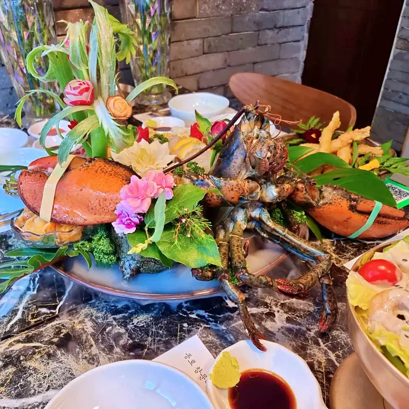 줄서는식당 김지민 고은아 추천 랍스터회, 랍스터찜, 피문어 해천탕, 해산물 랍스터 라면, 랍스터 코스요리 맛있는 식당 종로 익선동 맛집 소개