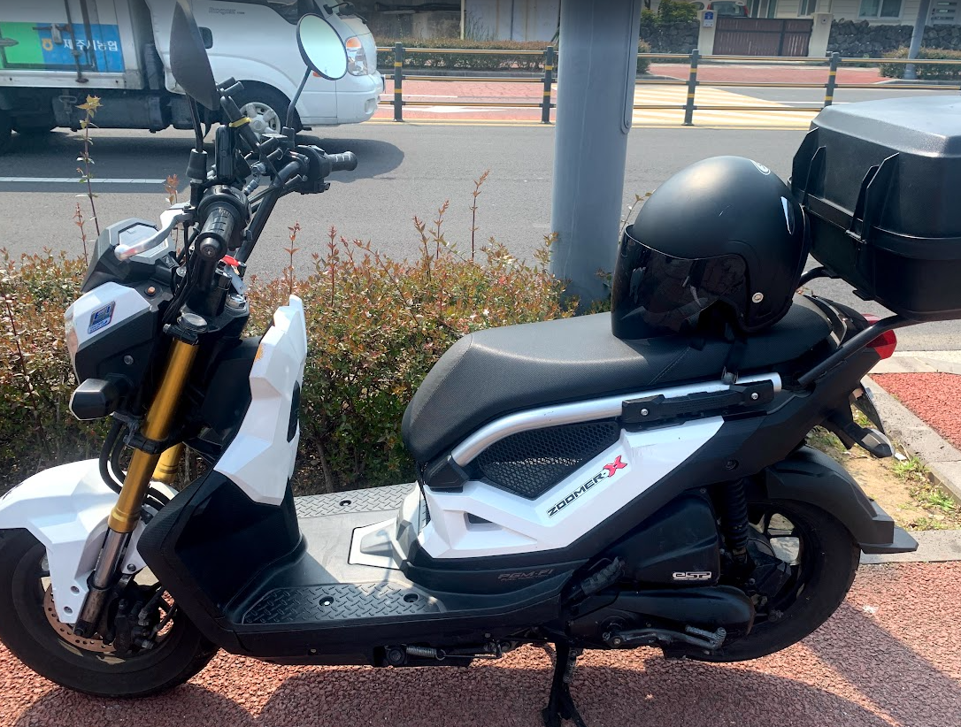 하야산 스쿠터 줌머와 오토바이 헬멧