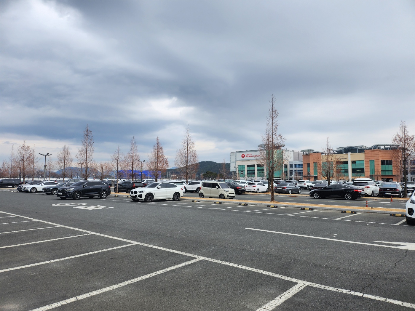 김해-롯데-아울렛-주차장