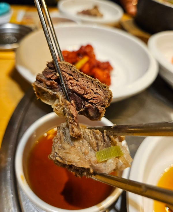 갈비탕 고기 한점