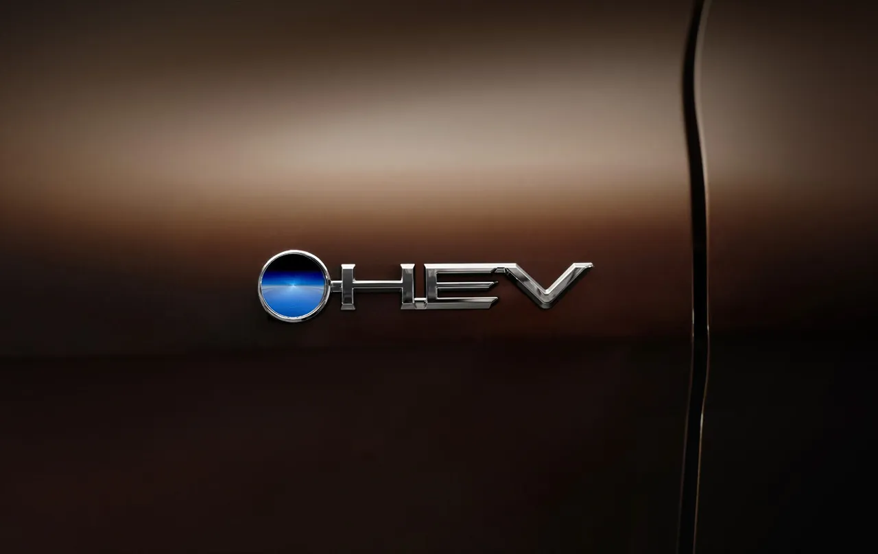 2025 토요타 캠리 하이브리드 차량 및 정보 이미지