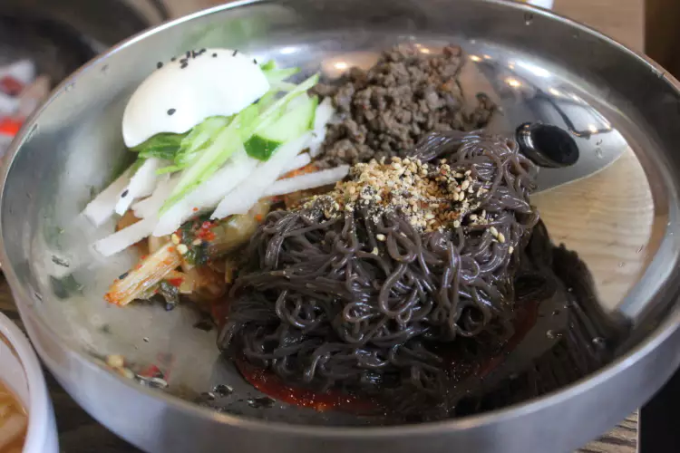 경북 성주에서 맛보는 농장 체험하며 맛보는 한우 숯불구이, 한우 국밥, 떡갈비 맛집 추천 생방송투데이 리얼맛집 오늘방송 자족식당