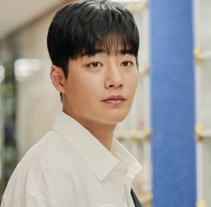 우아한 제국 등장인물