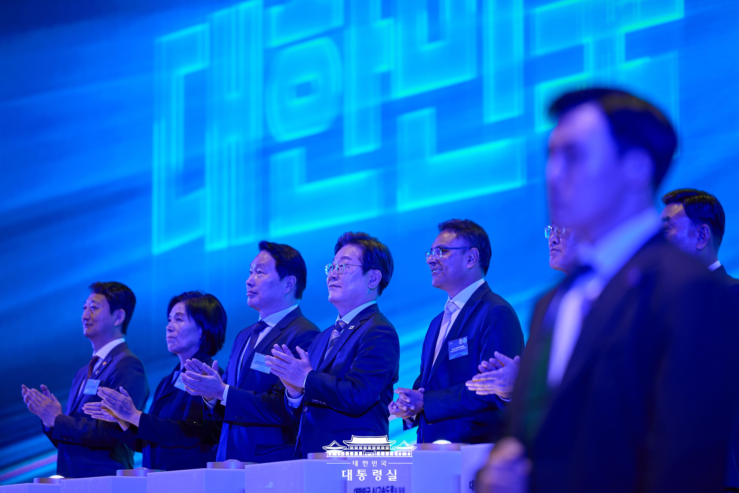 AI 데이터 센터 출범과 관련주