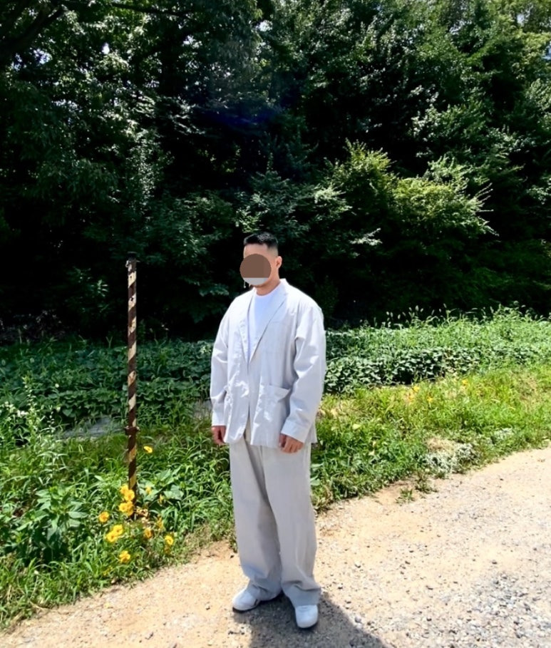 데일리룩('26. 6. 26.)지유 X 엔지니어드 가먼츠 코드레인 재킷 팬츠 셋업, 무신사 무신사스탠다드 쿨탠다드 티셔츠, 아식스 오니즈카타이거 멕시코 66 화이트골드