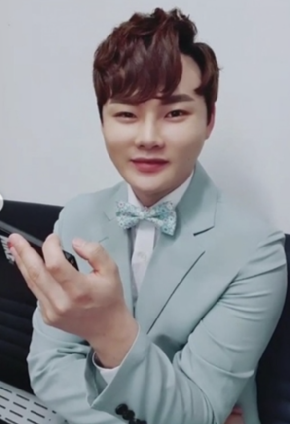 박서진 셀카