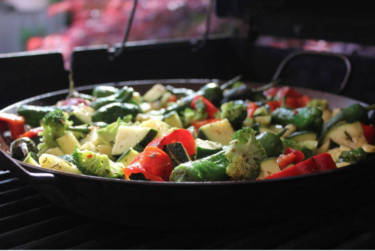 남은 채소로 만드는 건강 볶음 요리