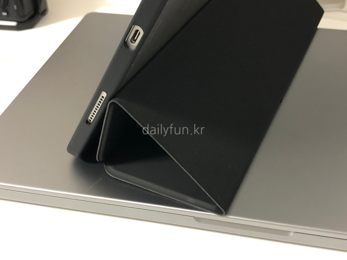 아이패드 케이스 스탠드 모드