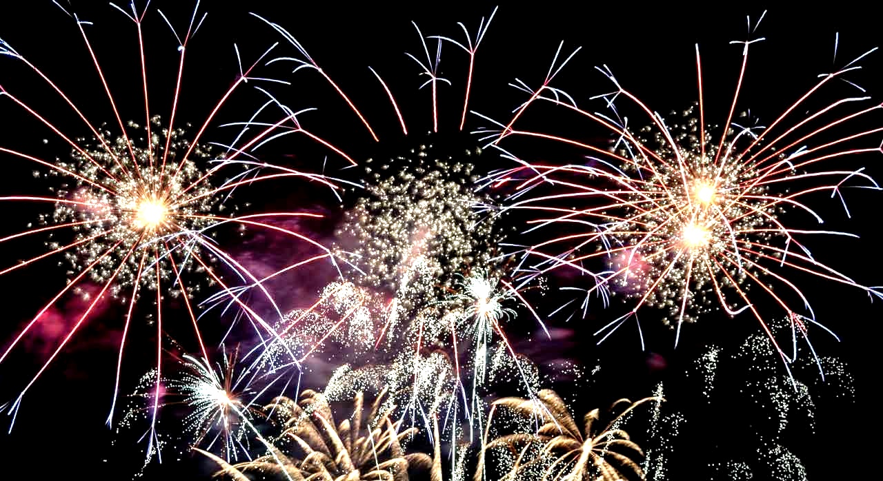 불꽃놀이의 예시 사진이다. [ⓒPexels &lsquo;Mateusz Walendzik&lsquo;]