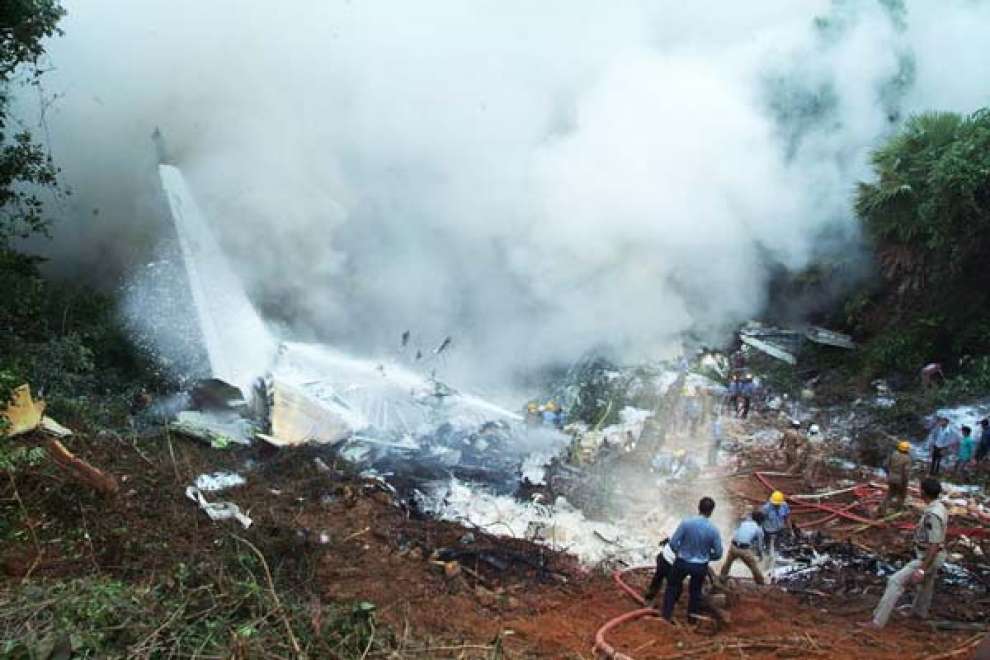 세계에서 가장 치명적인 비행기 사고 톱 5 VIDEO: 5 Deadliest plane crashes in the world