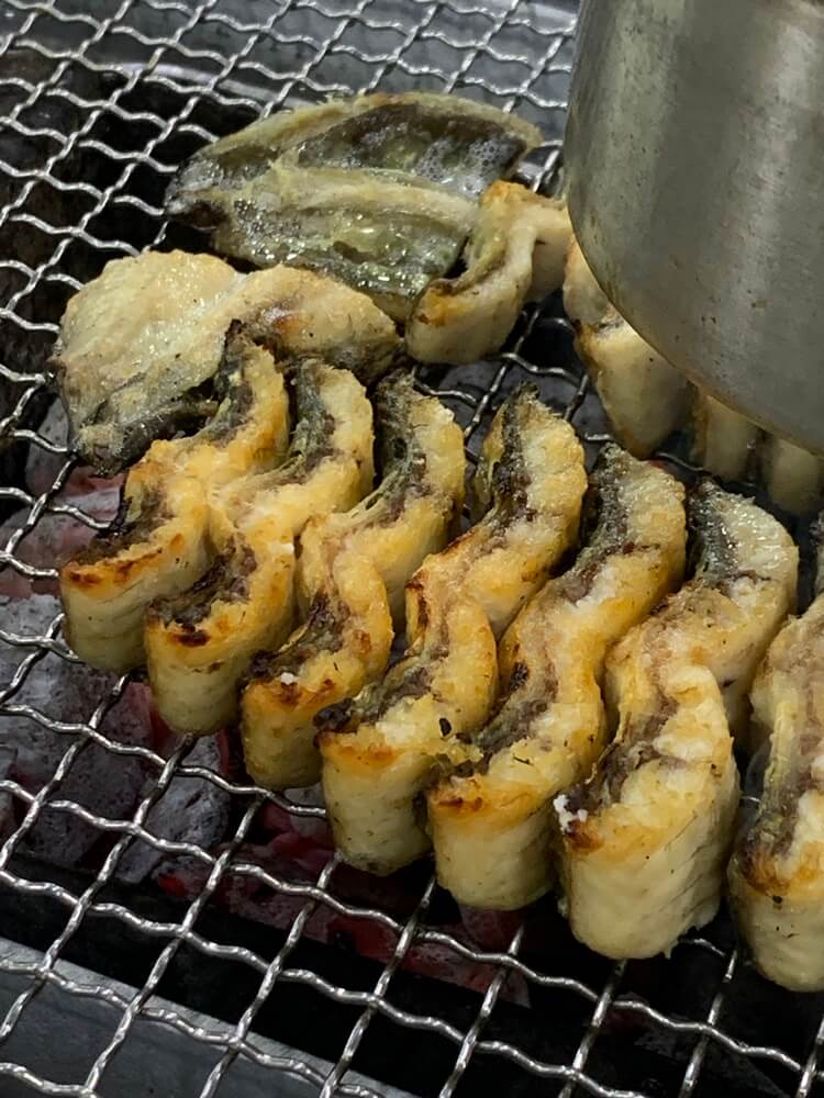 노릇하게 구워진 장어