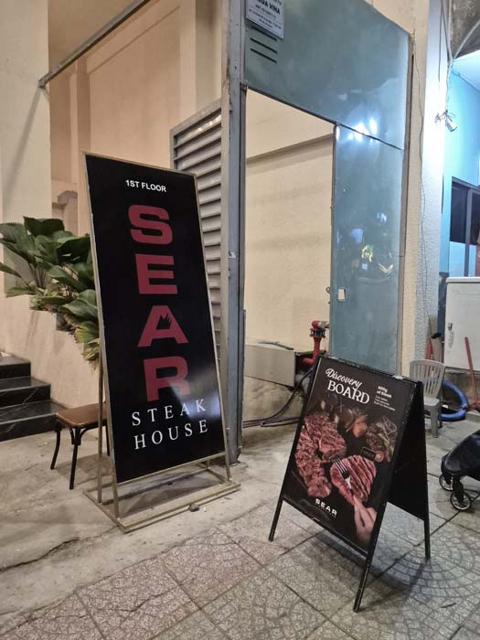 호치민 SEAR Steakhouse 위치