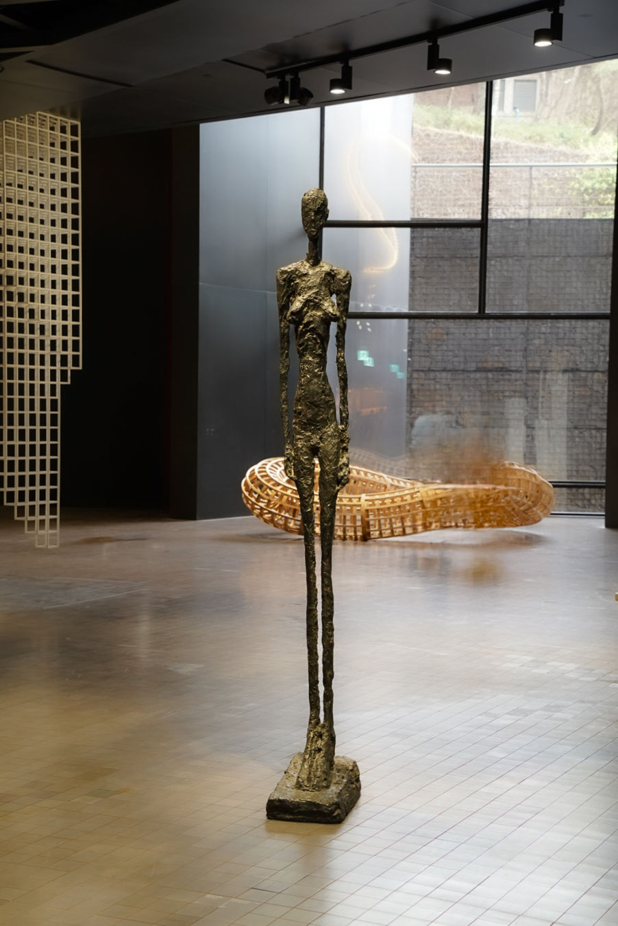 리움 미술관 거대한 여인