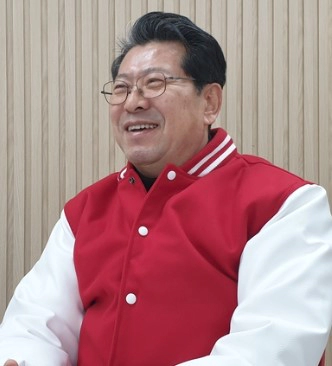 홍윤오 프로필 나이 고향 학력 경력 재산