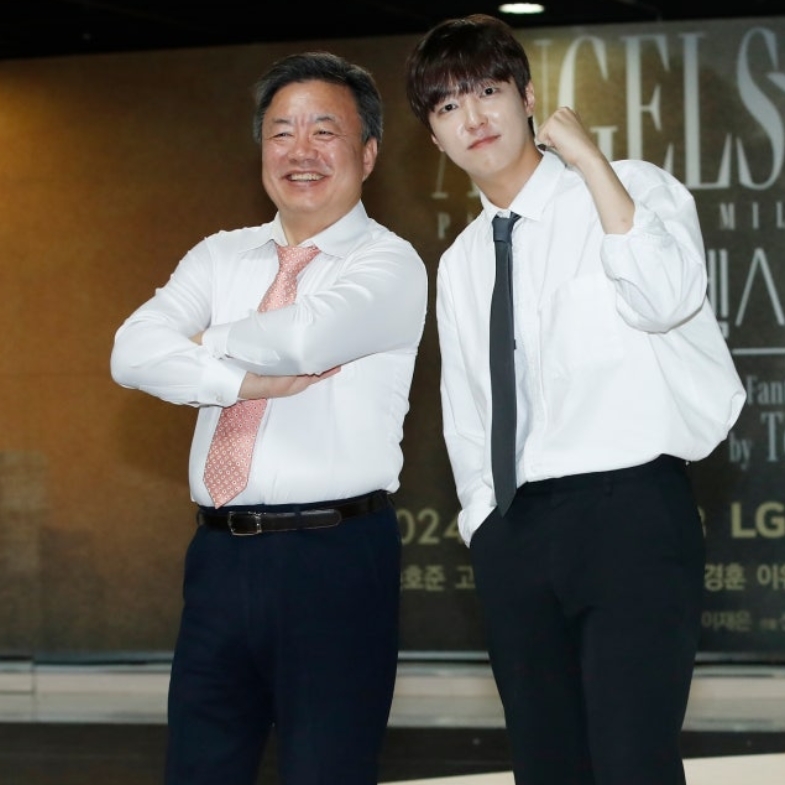 이효정 이유진 부자 공식 행사 현장