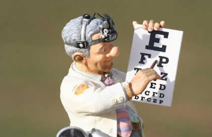 눈 건강 문제’? 나이 탓 아닌 스마트폰 시대의 눈 피로병