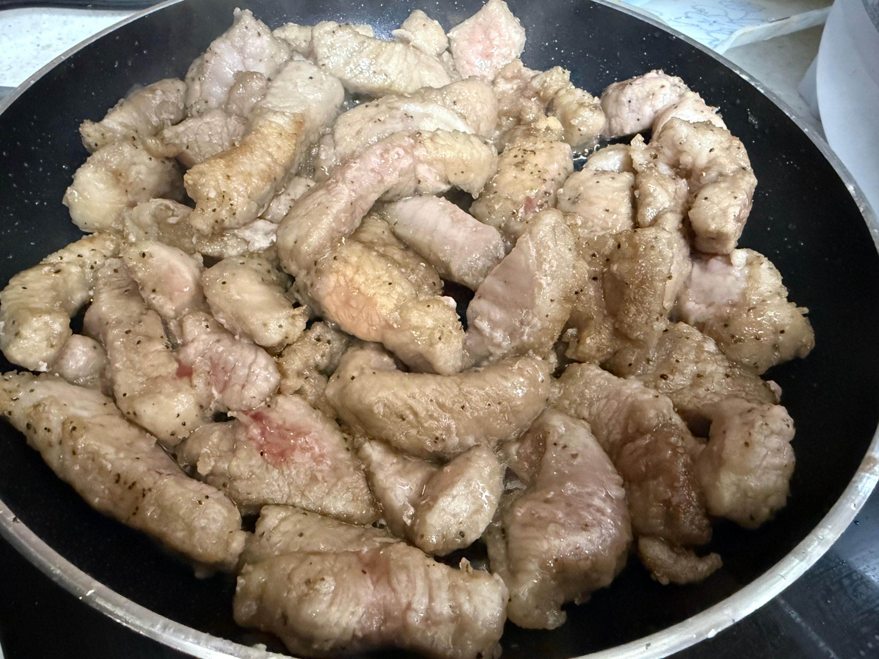 돼지고기는 충분히 익혀야해요
