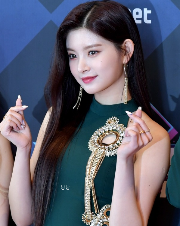 왕이런