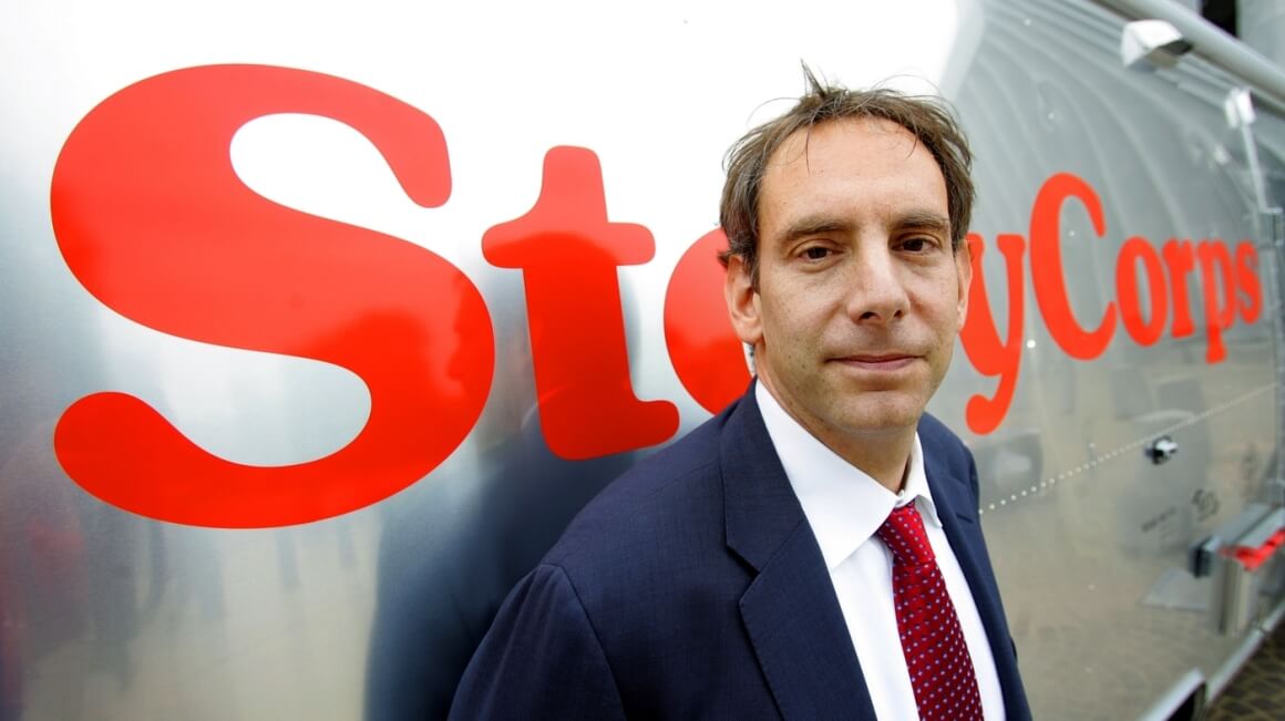 스토리코어를 창립한 전직 라디오PD 데이브 아이세이 ⓒstorycorps