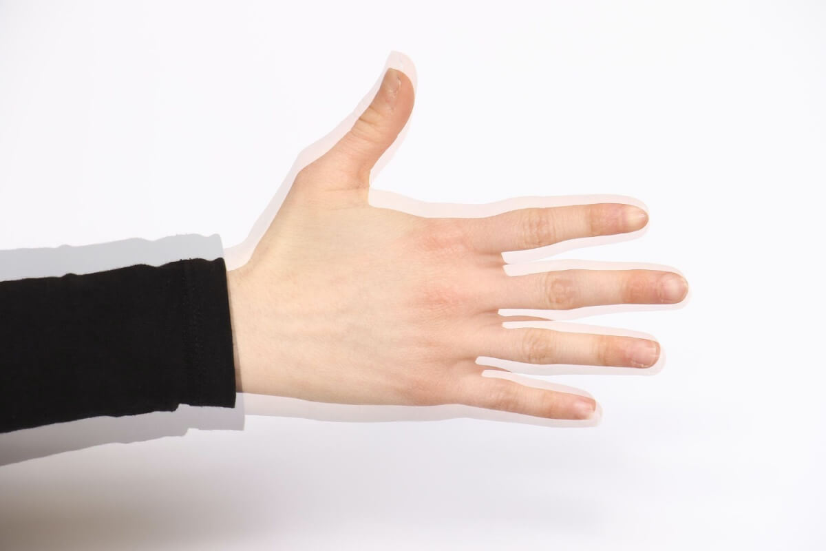 복시로-물체가-2개로-보이는-손