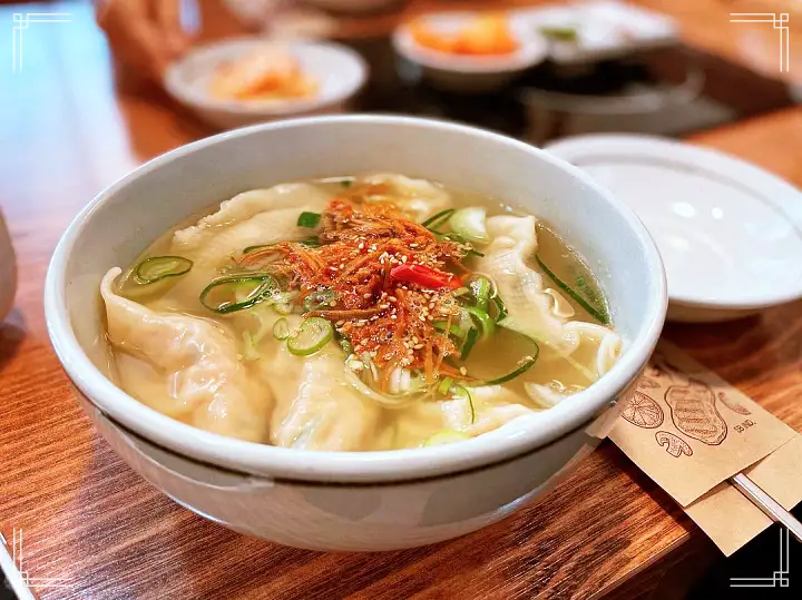 백반기행 김용림 편 이북식 손만두 전골 만둣국 평양식 만두전골 김포 맛집 소개