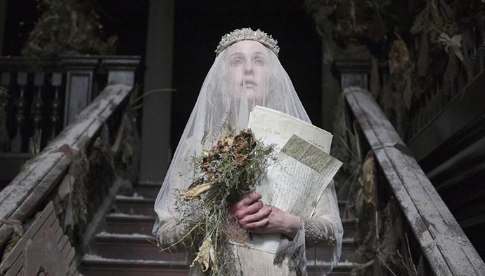 웨딩드레스-입은-미스-해비샴