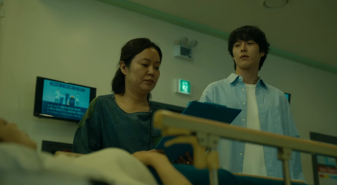 대화를 나누는 일홍과 귀주