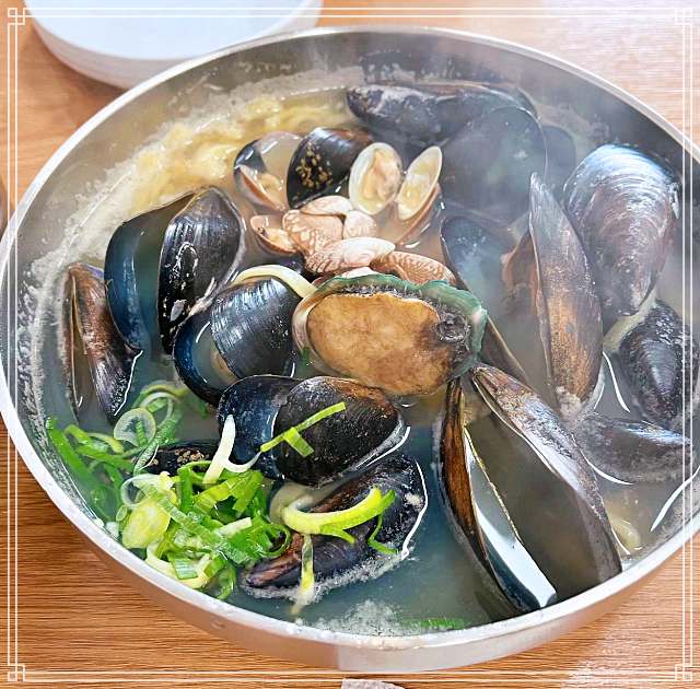 시흥 오이도 맛집 가성비 보양식 9천원 닭 한마리 칼국수