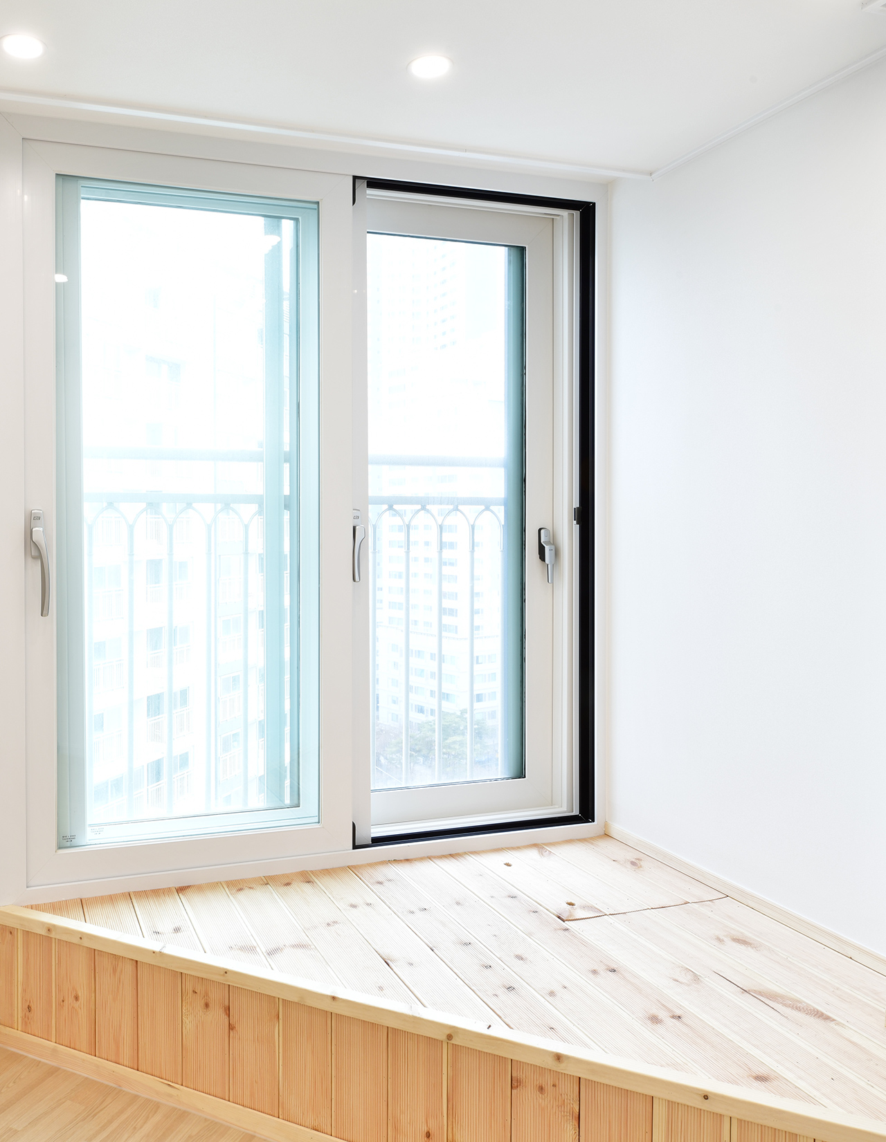 white&wood