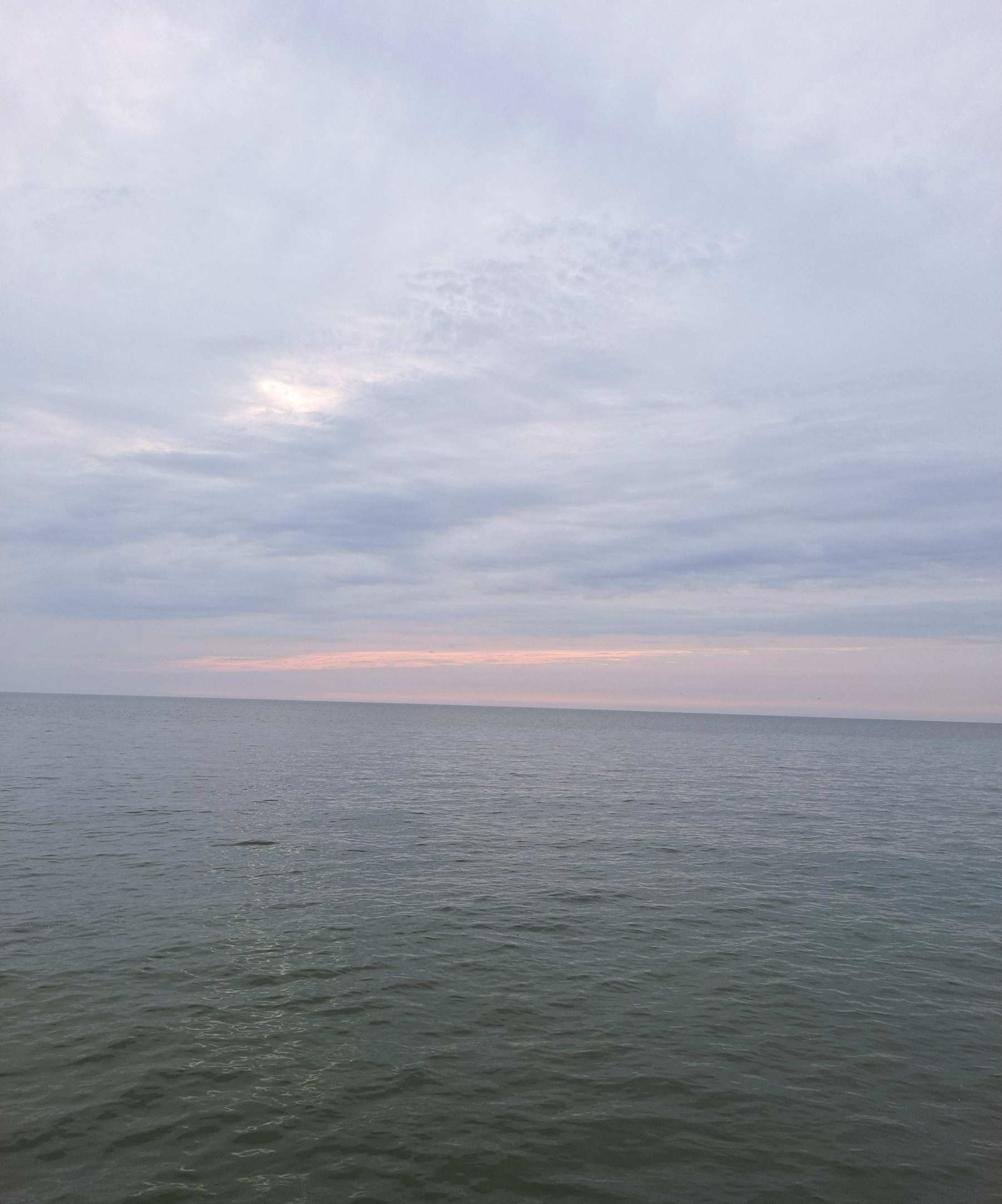 저 멀리 낙조의 징후가 보이다