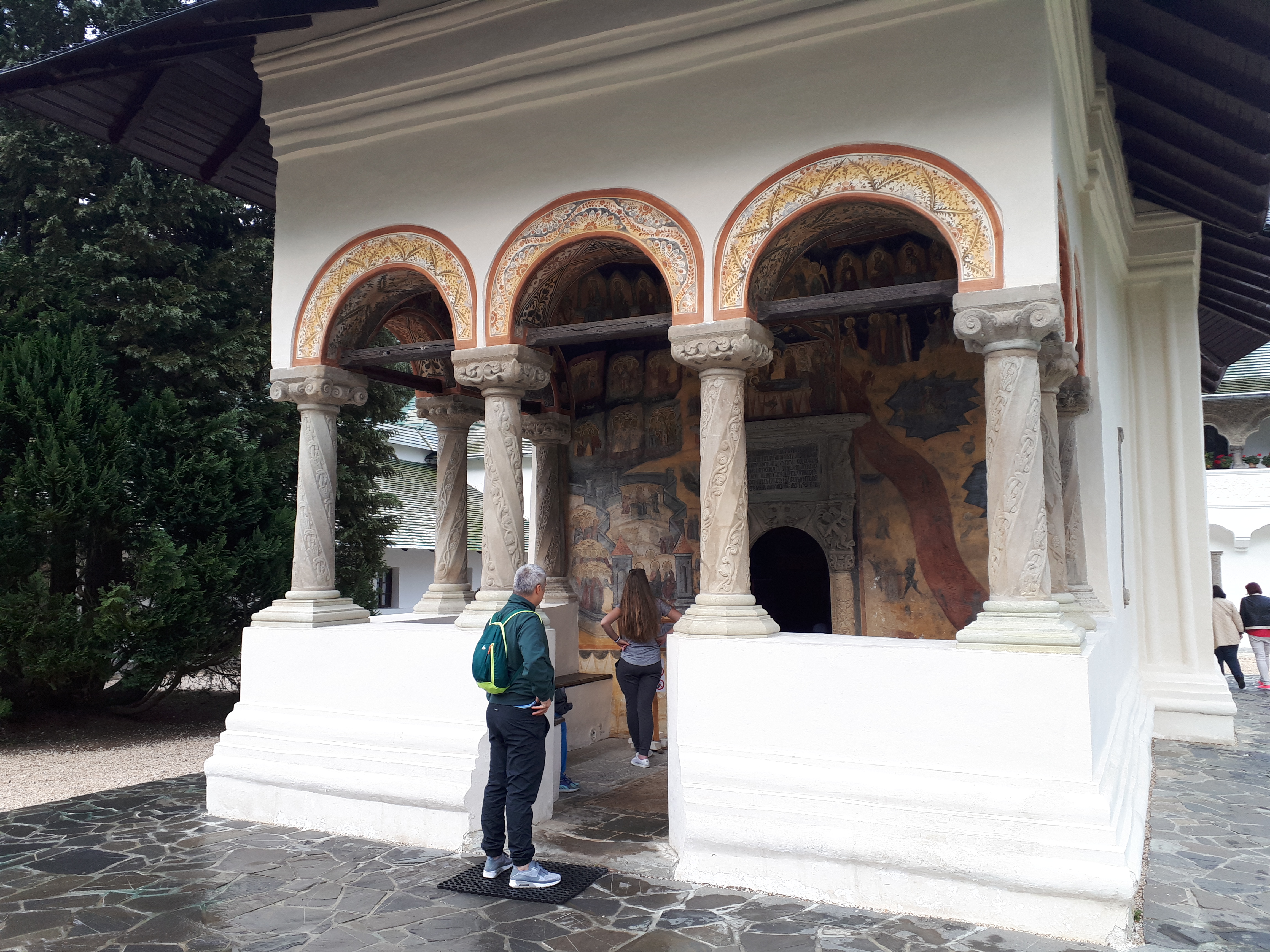 루마니아 시나이아 수도원 구교회 입구