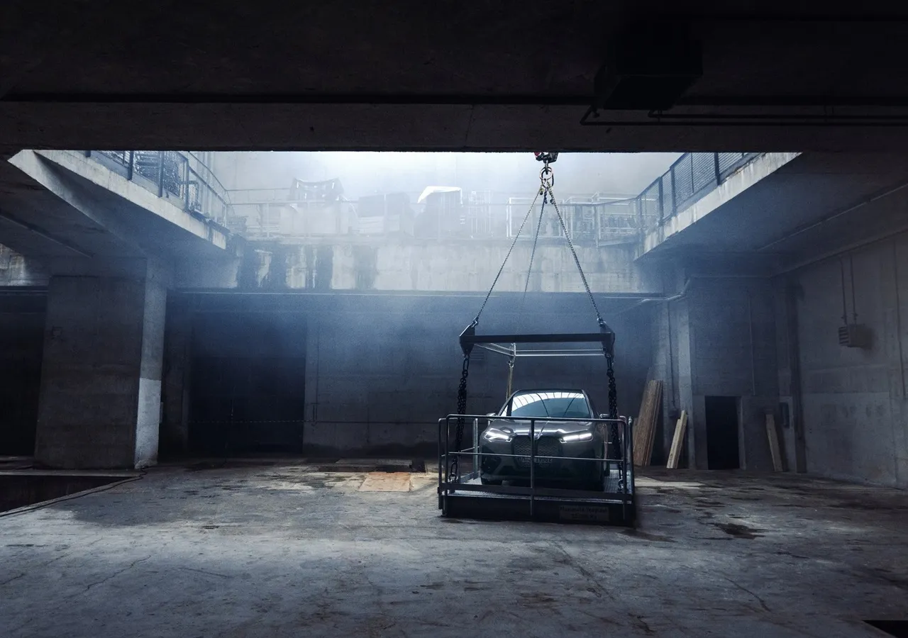 BMW IX M60 차량 이미지