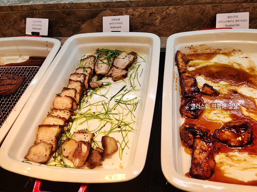 포포인츠 바이 쉐라톤 서울 명동 에볼루션 뷔페 런치 후기