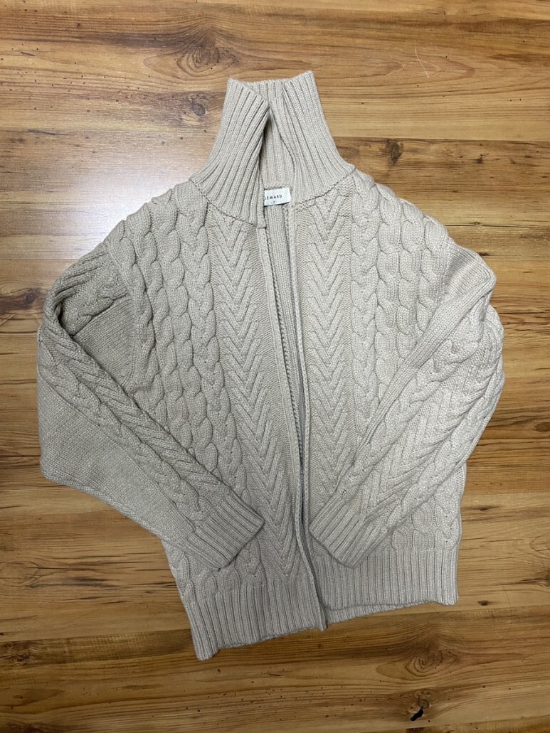 르마드 LEMARD 울 하이넥 케이블 집업 니트 - 베이지