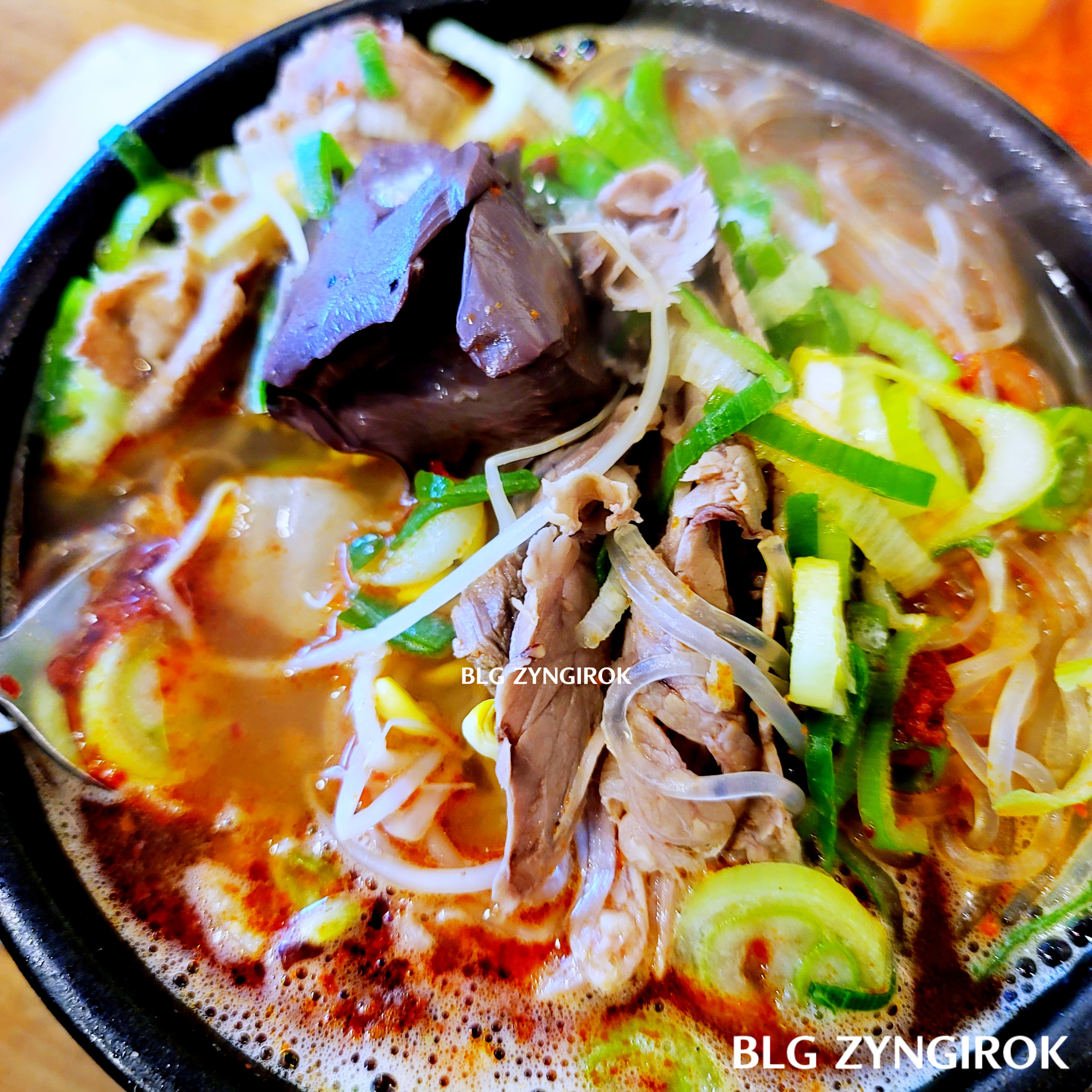 은희네 해장국 의정부 고산점 해장국 모습이다.